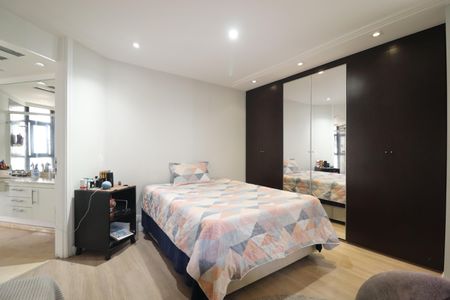 Apartamento à venda com 320m², 5 quartos e 4 vagas Suíte 3