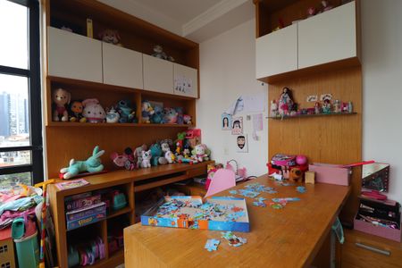 Apartamento à venda com 320m², 5 quartos e 4 vagasQuarto 