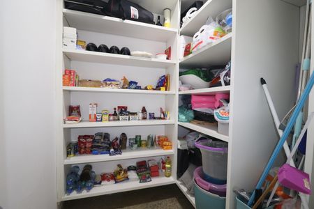 Apartamento à venda com 320m², 5 quartos e 4 vagasDespensa