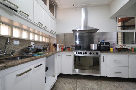 Apartamento à venda com 320m², 5 quartos e 4 vagasCozinha