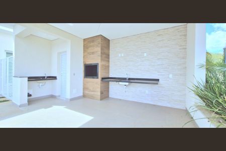 Casa de condomínio à venda com 143m², 3 quartos e 2 vagas Casa de condomínio à venda com 143m², 3 quartos e 2 vagasÁrea Externa