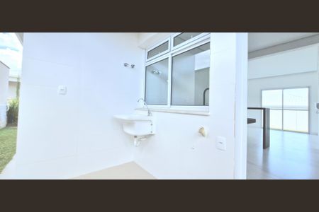 Casa de condomínio à venda com 122m², 3 quartos e 2 vagasÁrea de Serviço