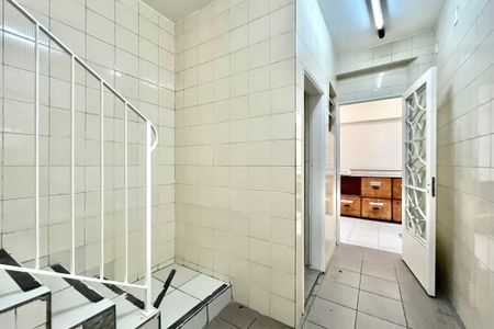 Casa à venda com 287m², 4 quartos e 8 vagas Casa à venda com 287m², 4 quartos e 8 vagasEdícula