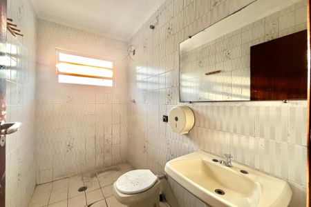 Casa à venda com 287m², 4 quartos e 8 vagas Casa à venda com 287m², 4 quartos e 8 vagasBanheiro