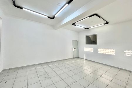 Casa à venda com 287m², 4 quartos e 8 vagas Casa à venda com 287m², 4 quartos e 8 vagasGaragem