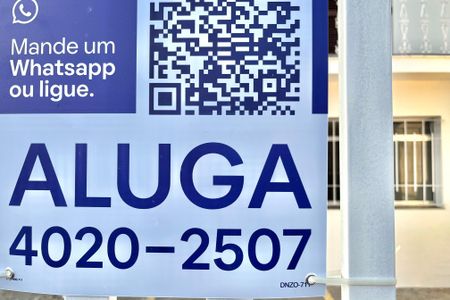 Casa à venda com 287m², 4 quartos e 8 vagas Casa à venda com 287m², 4 quartos e 8 vagasPlaquinha