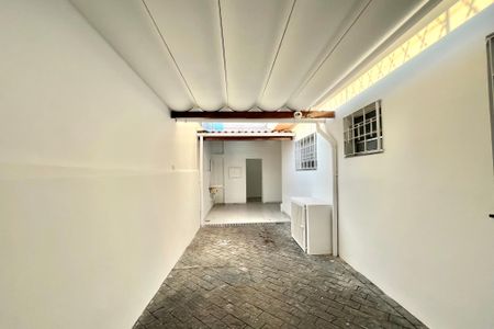 Casa à venda com 287m², 4 quartos e 8 vagas Casa à venda com 287m², 4 quartos e 8 vagasGaragem