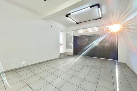 Casa à venda com 287m², 4 quartos e 8 vagas Casa à venda com 287m², 4 quartos e 8 vagasGaragem