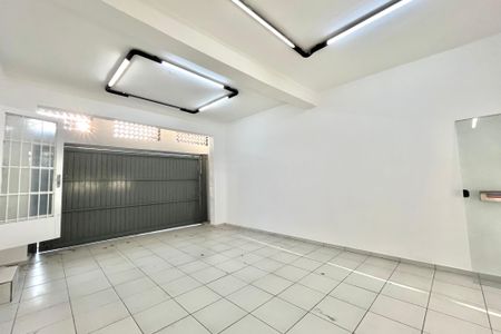 Casa à venda com 287m², 4 quartos e 8 vagas Casa à venda com 287m², 4 quartos e 8 vagasGaragem