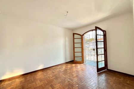 Casa à venda com 287m², 4 quartos e 8 vagas Casa à venda com 287m², 4 quartos e 8 vagasQuarto 1