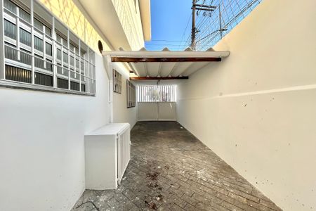 Casa à venda com 287m², 4 quartos e 8 vagas Casa à venda com 287m², 4 quartos e 8 vagasGaragem