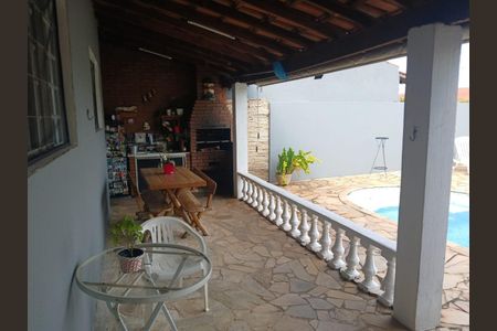 Casa à venda com 175m², 3 quartos e 3 vagas Casa à venda com 175m², 3 quartos e 3 vagasFoto 07