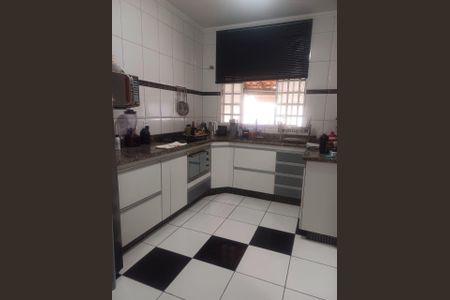 Casa à venda com 175m², 3 quartos e 3 vagas Casa à venda com 175m², 3 quartos e 3 vagasFoto 23