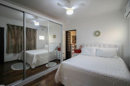 Casa à venda com 96m², 3 quartos e 1 vagaSuíte