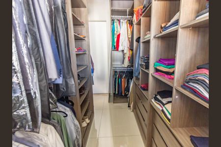 Apartamento à venda com 80m², 3 quartos e 2 vagasSuíte - Closet