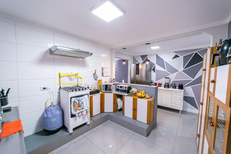 Casa à venda com 141m², 4 quartos e 2 vagas Casa à venda com 141m², 4 quartos e 2 vagasCozinha