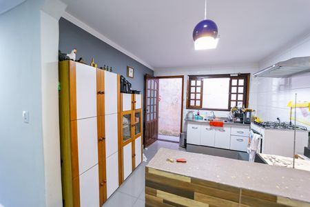 Casa à venda com 141m², 4 quartos e 2 vagas Casa à venda com 141m², 4 quartos e 2 vagasCozinha