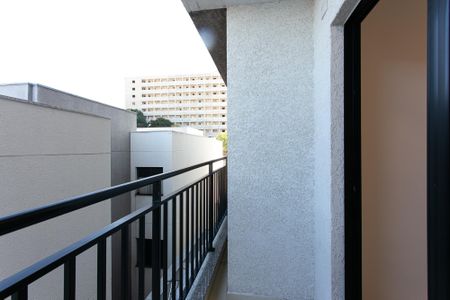 Apartamento para alugar com 36m², 1 quarto e 1 vaga Apartamento para alugar com 36m², 1 quarto e 1 vagaVaranda