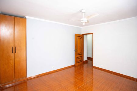 Casa à venda com 272m², 4 quartos e 3 vagasSuíte