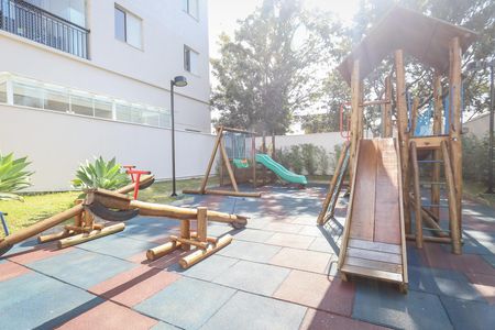 Apartamento para alugar com 54m², 2 quartos e 1 vaga Apartamento para alugar com 54m², 2 quartos e 1 vagaÁrea comum - Playground