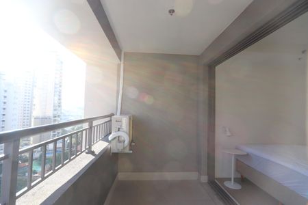 Studio para alugar com 28m², 1 quarto e sem vagaVaranda