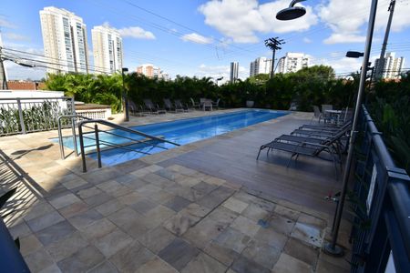 Apartamento à venda com 62m², 2 quartos e 1 vagaÁrea comum - Piscina
