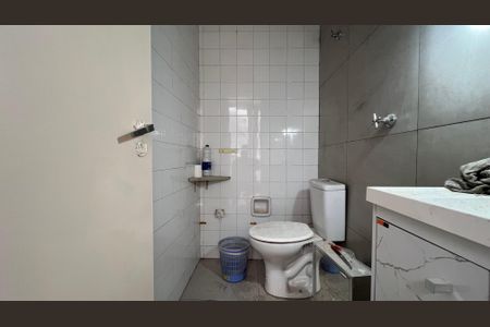 Apartamento para alugar com 37m², 1 quarto e 2 vagas Apartamento para alugar com 37m², 1 quarto e 2 vagasBanheiro