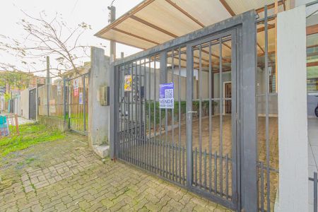 Casa à venda com 84m², 2 quartos e 2 vagasFachada