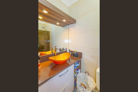 Casa à venda com 84m², 2 quartos e 2 vagasBanheiro da Suíte 2