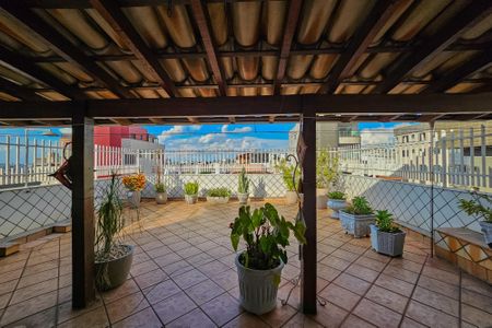 Apartamento à venda com 180m², 4 quartos e 4 vagas Apartamento à venda com 180m², 4 quartos e 4 vagasCobertura