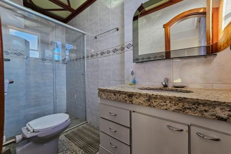 Apartamento à venda com 180m², 4 quartos e 4 vagas Apartamento à venda com 180m², 4 quartos e 4 vagasBanheiro da Suíte 2