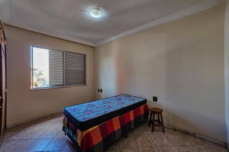 Apartamento à venda com 180m², 4 quartos e 4 vagas Apartamento à venda com 180m², 4 quartos e 4 vagasSuíte