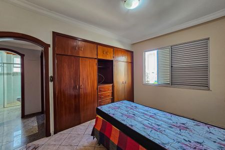 Apartamento à venda com 180m², 4 quartos e 4 vagas Apartamento à venda com 180m², 4 quartos e 4 vagasSuíte