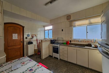 Apartamento à venda com 180m², 4 quartos e 4 vagas Apartamento à venda com 180m², 4 quartos e 4 vagasCozinha