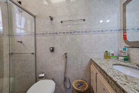 Apartamento à venda com 180m², 4 quartos e 4 vagas Apartamento à venda com 180m², 4 quartos e 4 vagasBanheiro da Suíte