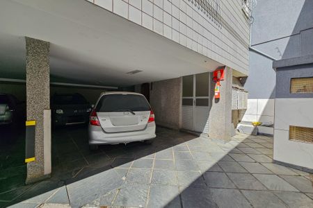Apartamento à venda com 180m², 4 quartos e 4 vagas Apartamento à venda com 180m², 4 quartos e 4 vagasGaragem