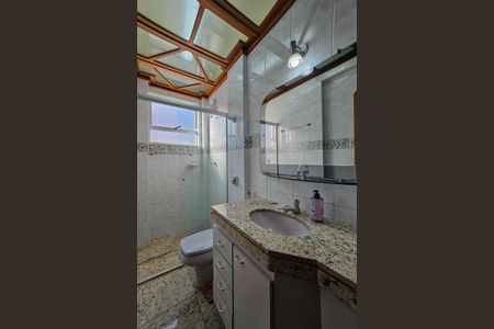 Apartamento à venda com 180m², 4 quartos e 4 vagas Apartamento à venda com 180m², 4 quartos e 4 vagasBanheiro