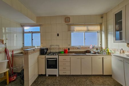 Apartamento à venda com 180m², 4 quartos e 4 vagas Apartamento à venda com 180m², 4 quartos e 4 vagasCozinha