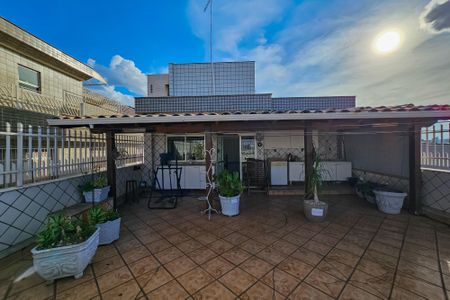 Apartamento à venda com 180m², 4 quartos e 4 vagas Apartamento à venda com 180m², 4 quartos e 4 vagasCobertura