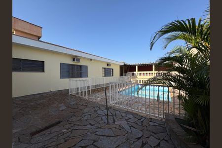 Casa para alugar com 241m², 6 quartos e 4 vagasPiscina