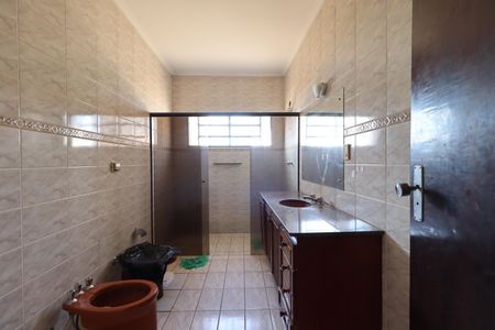 Casa para alugar com 241m², 6 quartos e 4 vagasBanheiro