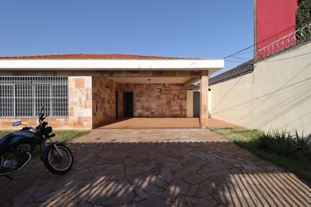 Casa para alugar com 241m², 6 quartos e 4 vagasGaragem