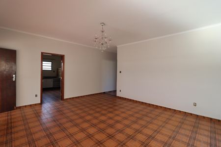 Casa para alugar com 241m², 6 quartos e 4 vagasSala 2