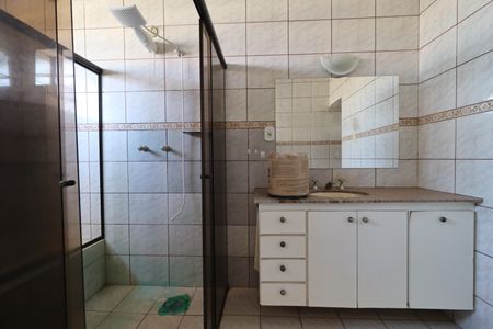 Casa para alugar com 241m², 6 quartos e 4 vagasBanheiro da Suíte