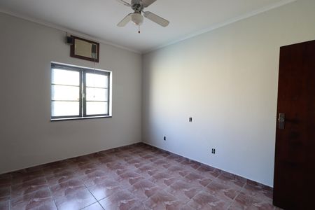 Casa para alugar com 241m², 6 quartos e 4 vagasBanheiro