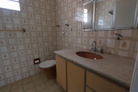 Casa para alugar com 200m², 4 quartos e 2 vagasBanheiro Social