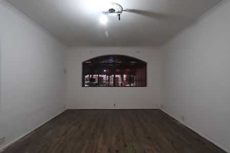 Casa para alugar com 200m², 4 quartos e 2 vagasSala