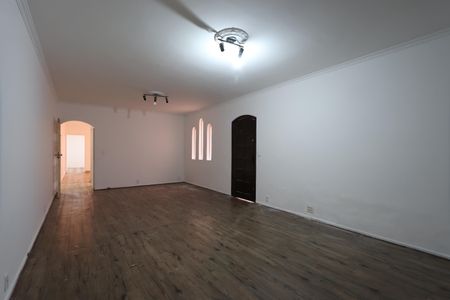 Casa para alugar com 200m², 4 quartos e 2 vagasSala