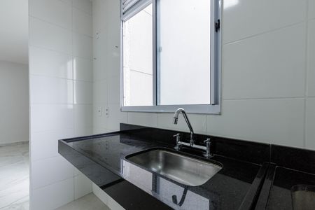 Apartamento à venda com 40m², 2 quartos e 1 vaga Apartamento à venda com 40m², 2 quartos e 1 vagaCozinha e Área de Serviço