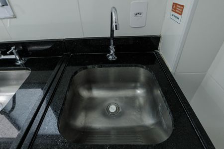 Apartamento à venda com 40m², 2 quartos e 1 vaga Apartamento à venda com 40m², 2 quartos e 1 vagaCozinha e Área de Serviço